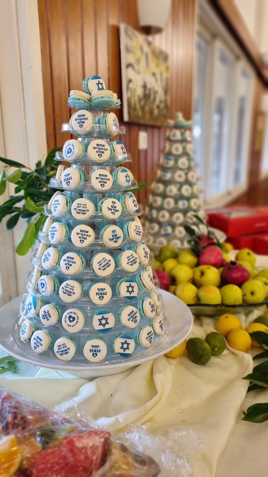 מגדל מקרונים גדול